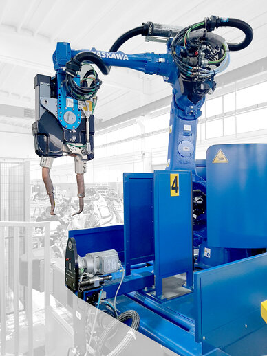 Spot welding robot top